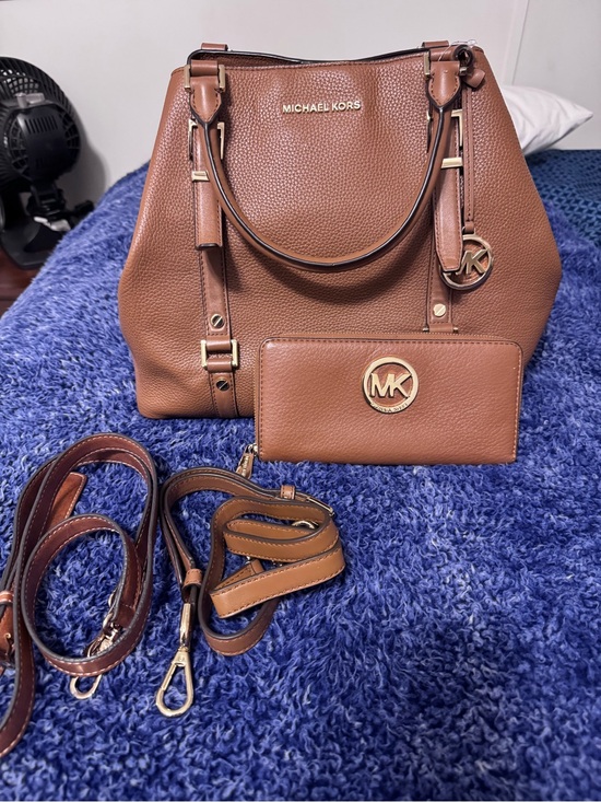 Michael Kors Handbags - Michael Kors Bedford Legacy Leather Tote Bag with Matching Wallet